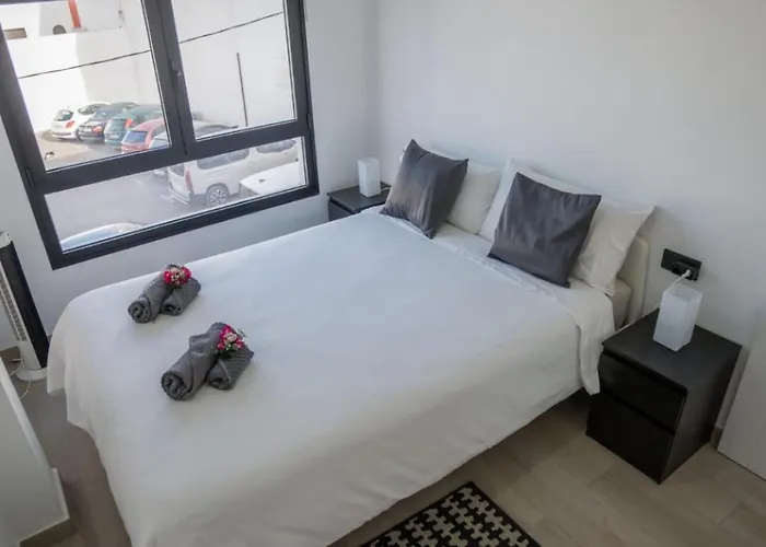 Anita Коральео